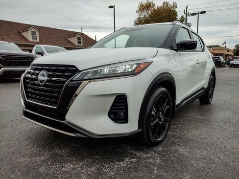 Used 2024 Nissan Kicks SR w/ SR Premium Package image 21