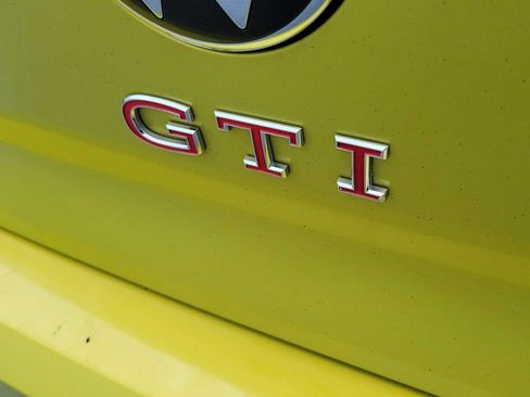 Used 2022 Volkswagen GTI Autobahn FWD image 11