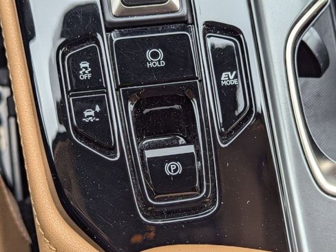 Used 2025 Lexus NX 300h AWD w/ Luxury Package image 35