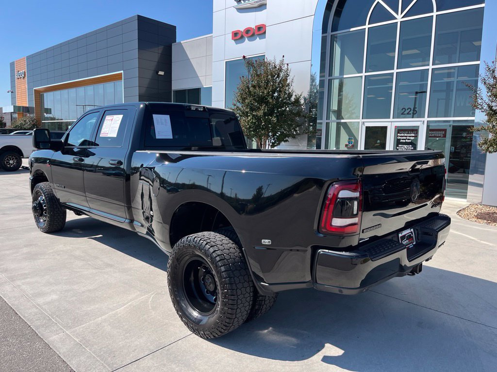 Used 2024 RAM 3500 Big Horn w/ Night Edition AWD/4WD image 18