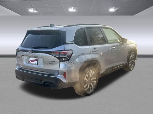 Used 2025 Subaru Forester Touring w/ Popular Package - Touring AWD/4WD image 3