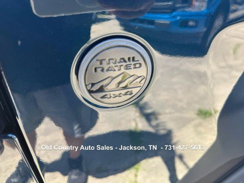 Used 2025 Jeep Wrangler Sport image 23