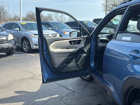 Used 2025 Subaru Forester Limited AWD/4WD image 11