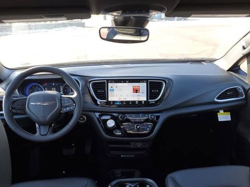 New 2026 Chrysler Pacifica Select image 23