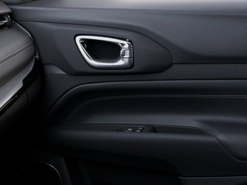 New 2025 Jeep Compass Latitude w/ Altitude Special Edition image 60