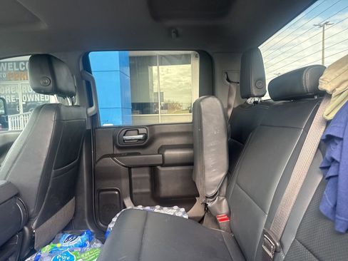 Used 2025 Chevrolet Silverado 2500 Custom w/ Custom Value Package image 14