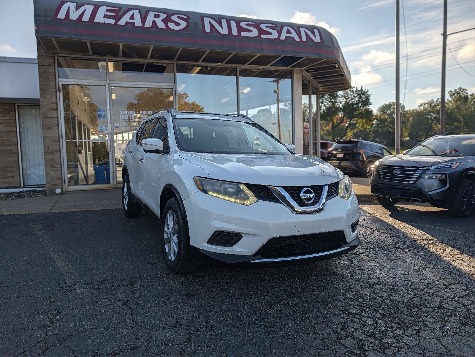 Used 2014 Nissan Rogue SV w/ SV Premium Package AWD/4WD image 15