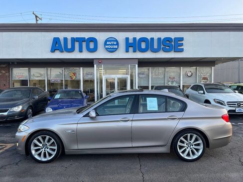 Used 2011 BMW 535i xDrive Sedan image 8