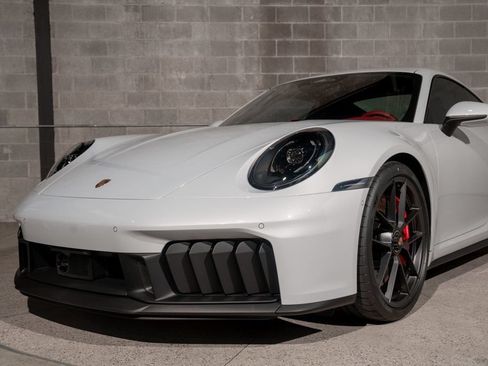 Used 2026 Porsche 911 GTS image 5