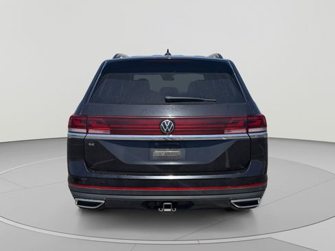 Used 2025 Volkswagen Atlas SE FWD image 4