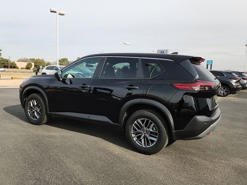 Used 2023 Nissan Rogue S image 4