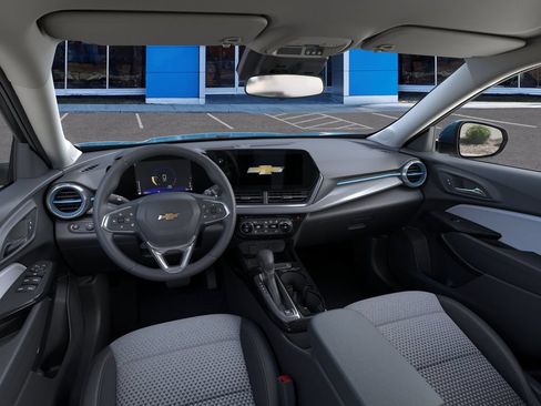 New 2026 Chevrolet Trax LT w/ LT Convenience Package FWD image 15