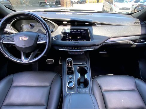 Used 2020 Cadillac XT4 Sport w/ Cold Weather Package FWD image 16