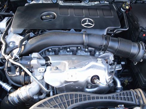 Used 2023 Mercedes-Benz GLB 250 GLB 250 image 25