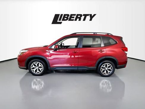 Used 2021 Subaru Forester Premium image 4