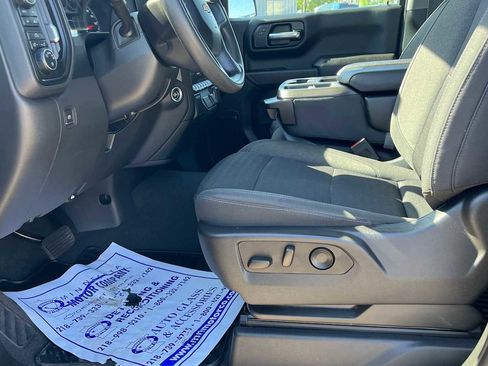 Used 2023 Chevrolet Silverado 1500 Custom AWD/4WD image 7