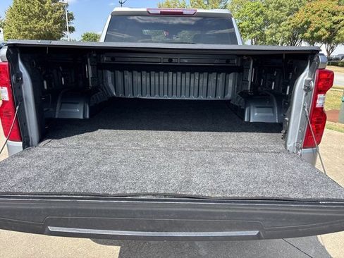Used 2023 Chevrolet Silverado 1500 Custom Trail Boss w/ LPO, Dark Essentials Package AWD/4WD image 7