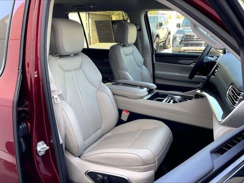 Used 2022 Jeep Wagoneer Series II image 8