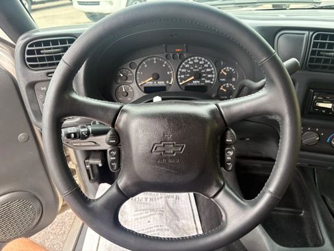 Used 2002 Chevrolet Blazer LS w/ Preferred Equipment Group RWD image 11