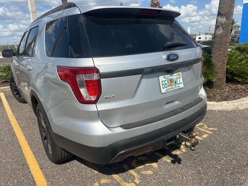 Used 2017 Ford Explorer XLT w/ Equipment Group 202A image 9