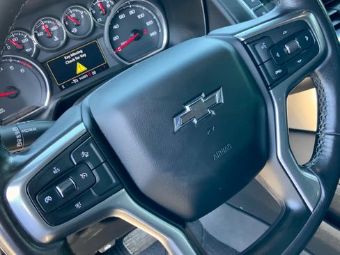 Used 2021 Chevrolet Suburban Z71 AWD/4WD image 32