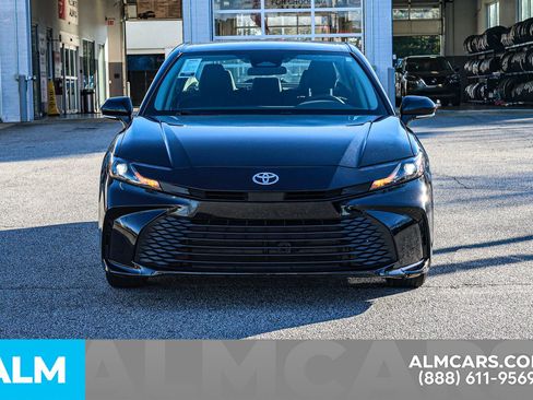 Used 2025 Toyota Camry LE image 11