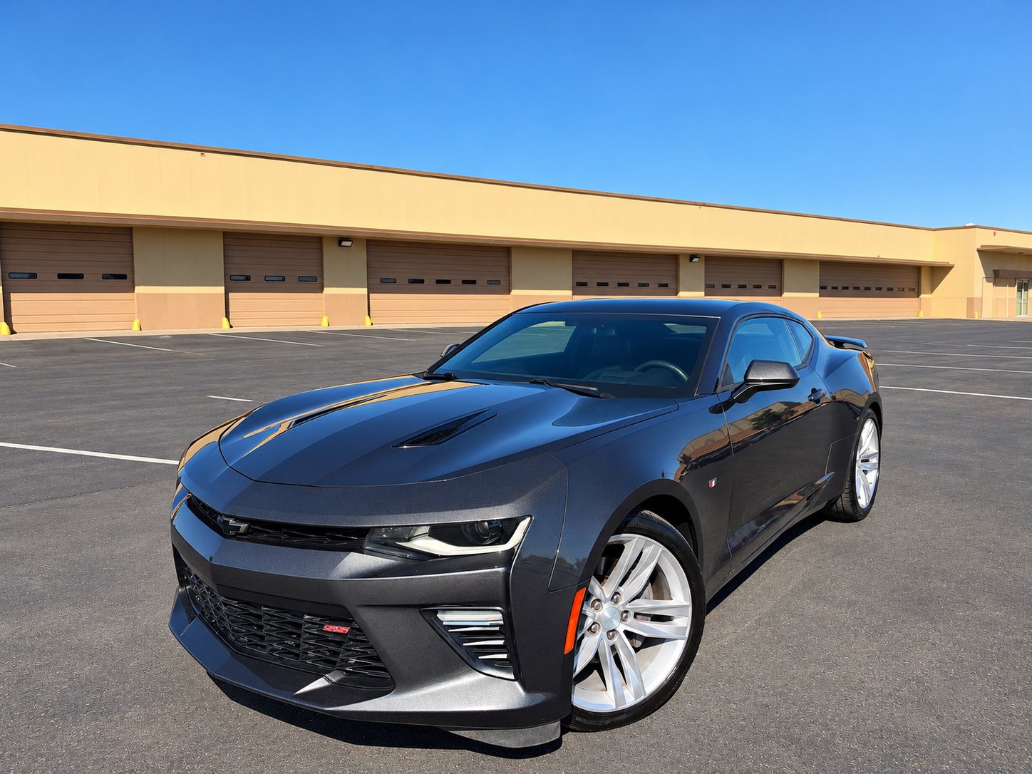 Used 2018 Chevrolet Camaro SS RWD image 3