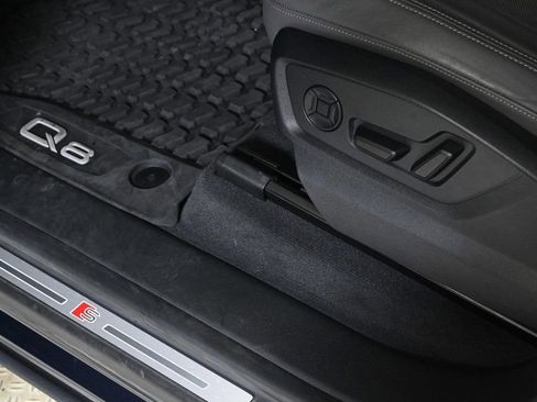 Used 2023 Audi Q8 Premium Plus w/ Premium Plus Package image 20