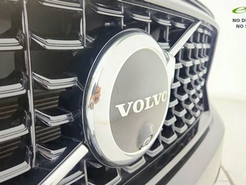 Used 2024 Volvo XC40 B5 Plus w/ Protection Package Premier AWD/4WD image 32