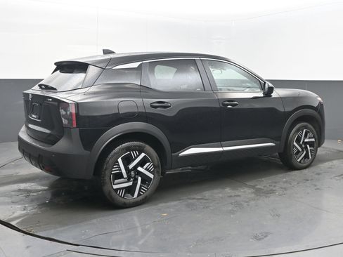 Certified 2025 Nissan Kicks SV image 7