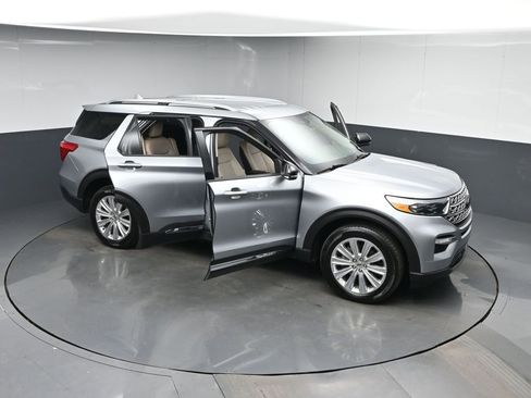 Used 2020 Ford Explorer Limited w/ Hybrid Equipment Group 310A image 50