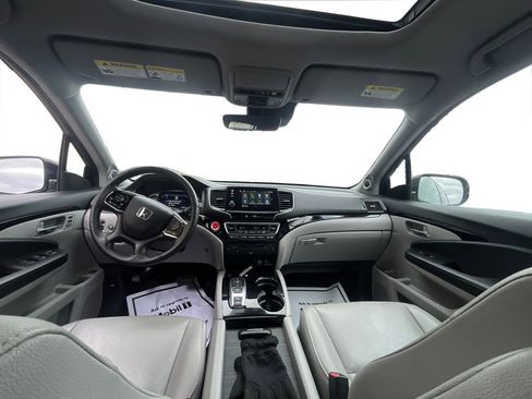 Used 2019 Honda Pilot Touring image 12