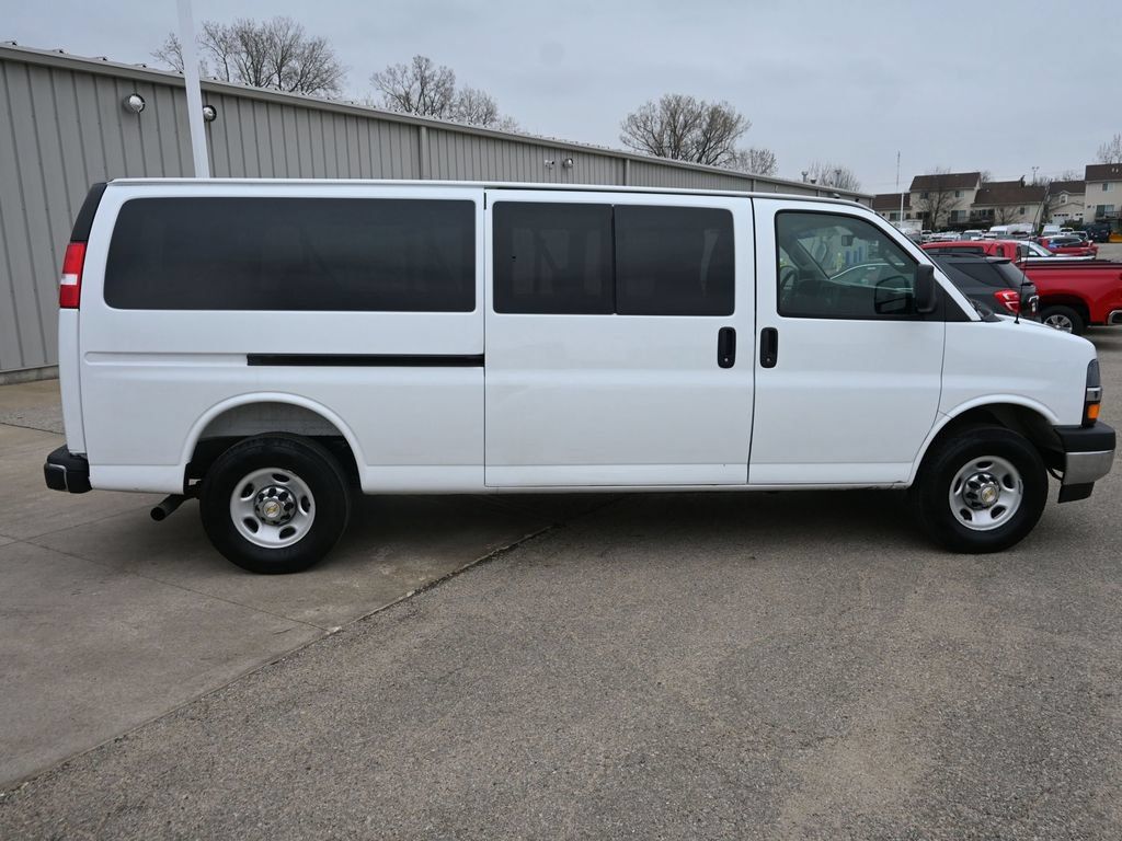 Used 2025 Chevrolet Express 3500 LT w/ LT Preferred Equipment Group RWD image 11