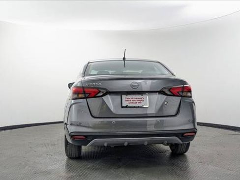 Used 2025 Nissan Versa S FWD image 7