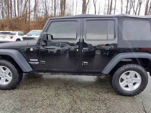 Certified 2018 Jeep Wrangler Unlimited Sport S image 5