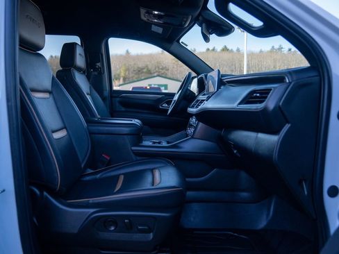 Used 2024 GMC Yukon AT4 w/ Technology Package image 12