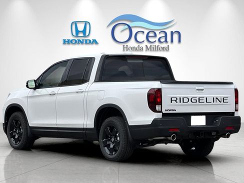 New 2026 Honda Ridgeline Black Edition image 3