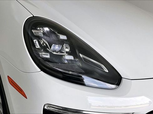 Used 2016 Porsche Cayenne AWD/4WD image 37