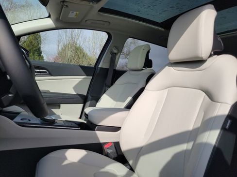 New 2026 Kia Sportage EX image 14