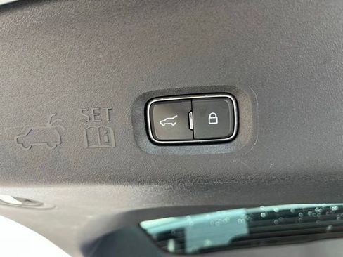 Used 2025 Ford Expedition Active AWD/4WD image 29