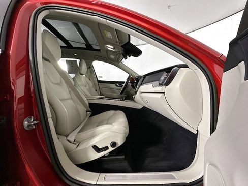Used 2023 Volvo XC60 B5 Plus w/ Climate Package AWD/4WD image 33