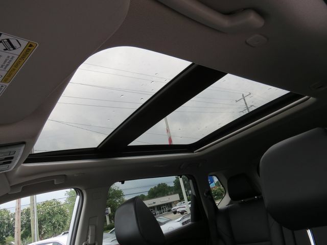 Used 2023 Nissan Rogue SV w/ SV Premium B Package FWD image 3