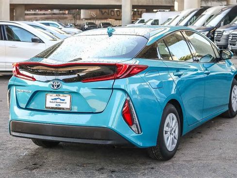 Used 2018 Toyota Prius Prime Plus image 6