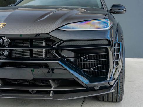 Used 2025 Lamborghini Urus SE AWD/4WD image 31