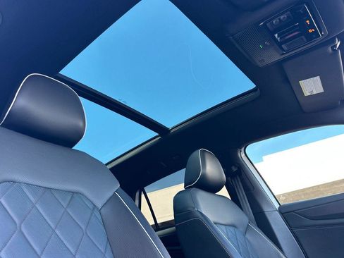 Used 2024 Volkswagen Atlas Cross Sport SEL Premium R-Line image 18