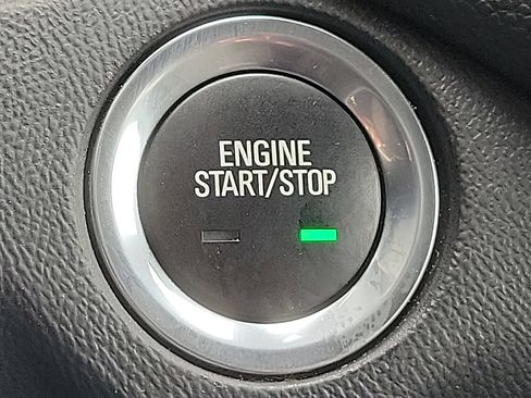 Used 2021 Chevrolet Equinox LT image 22