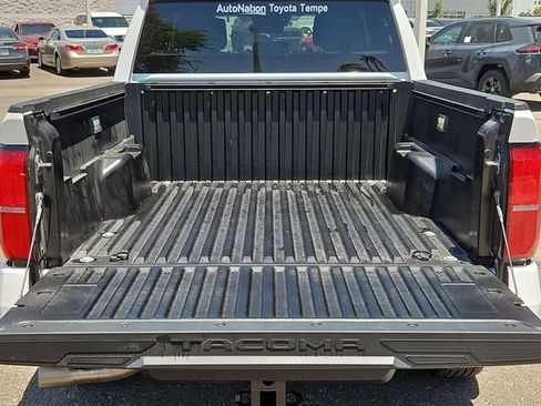 Certified 2025 Toyota Tacoma SR5 AWD/4WD image 6