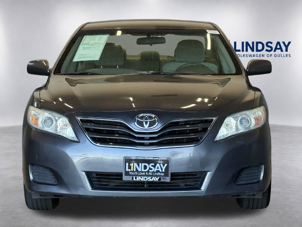 Used 2011 Toyota Camry LE w/ LE Extra-Value Pkg FWD image 2