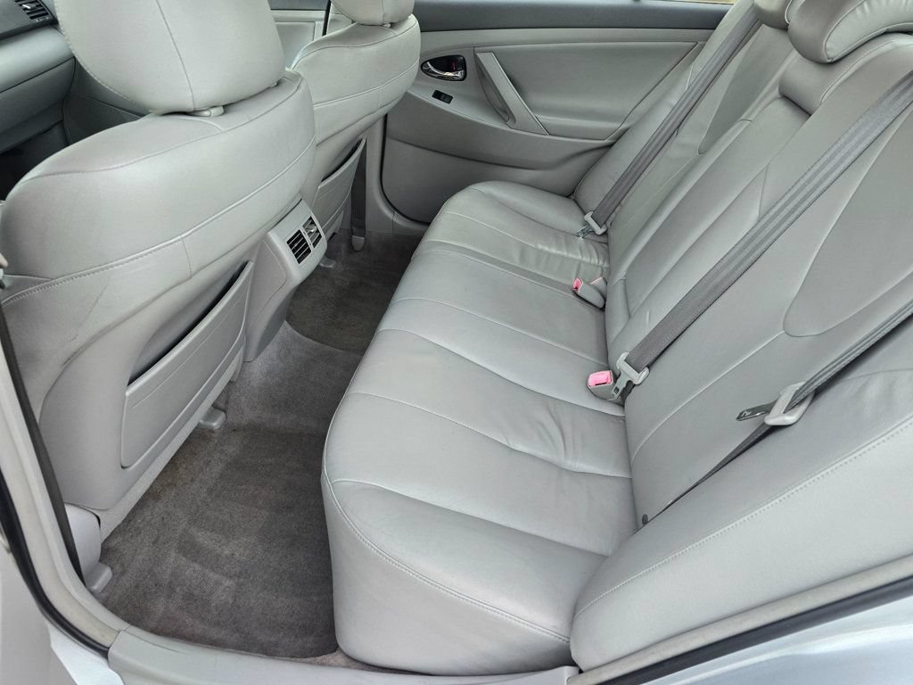 Used 2007 Toyota Camry Hybrid w/ Leather Pkg FWD image 11