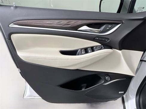 Used 2023 Buick Enclave Avenir w/ Avenir Technology Package image 34